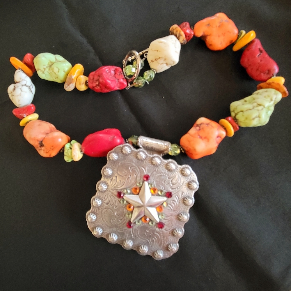 Multicolor necklace